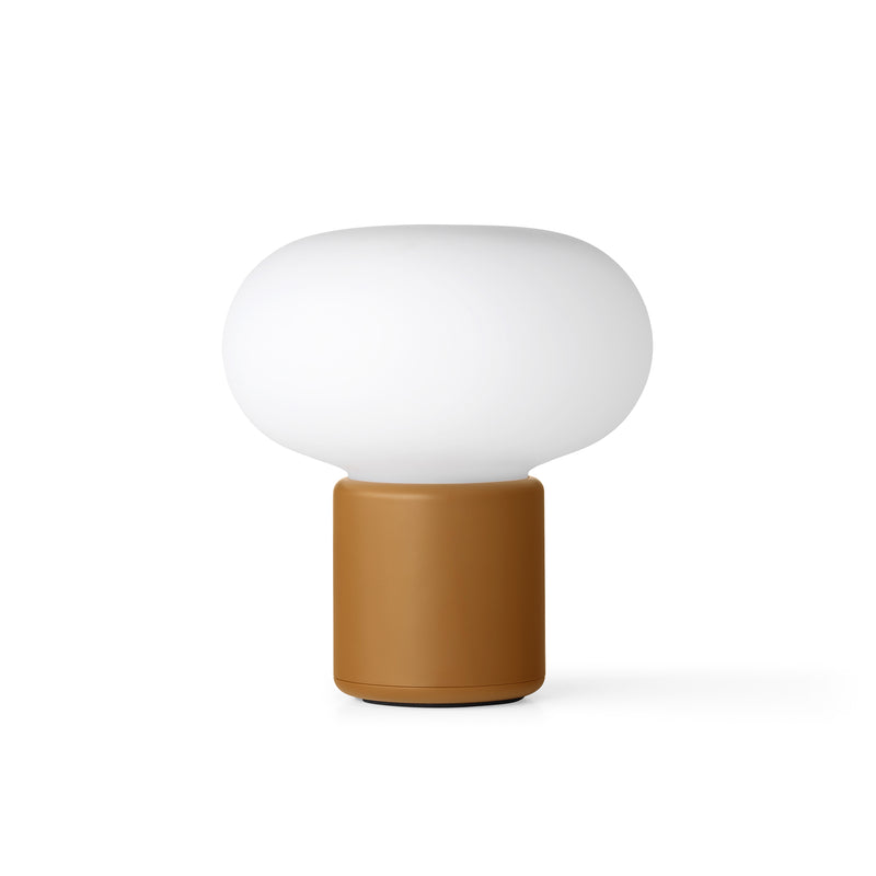 New Works - Karl-Johan Portable LED Tischleuchte | ockre yellow