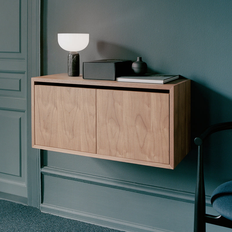 New Works - Hängeschrank mit Türen
