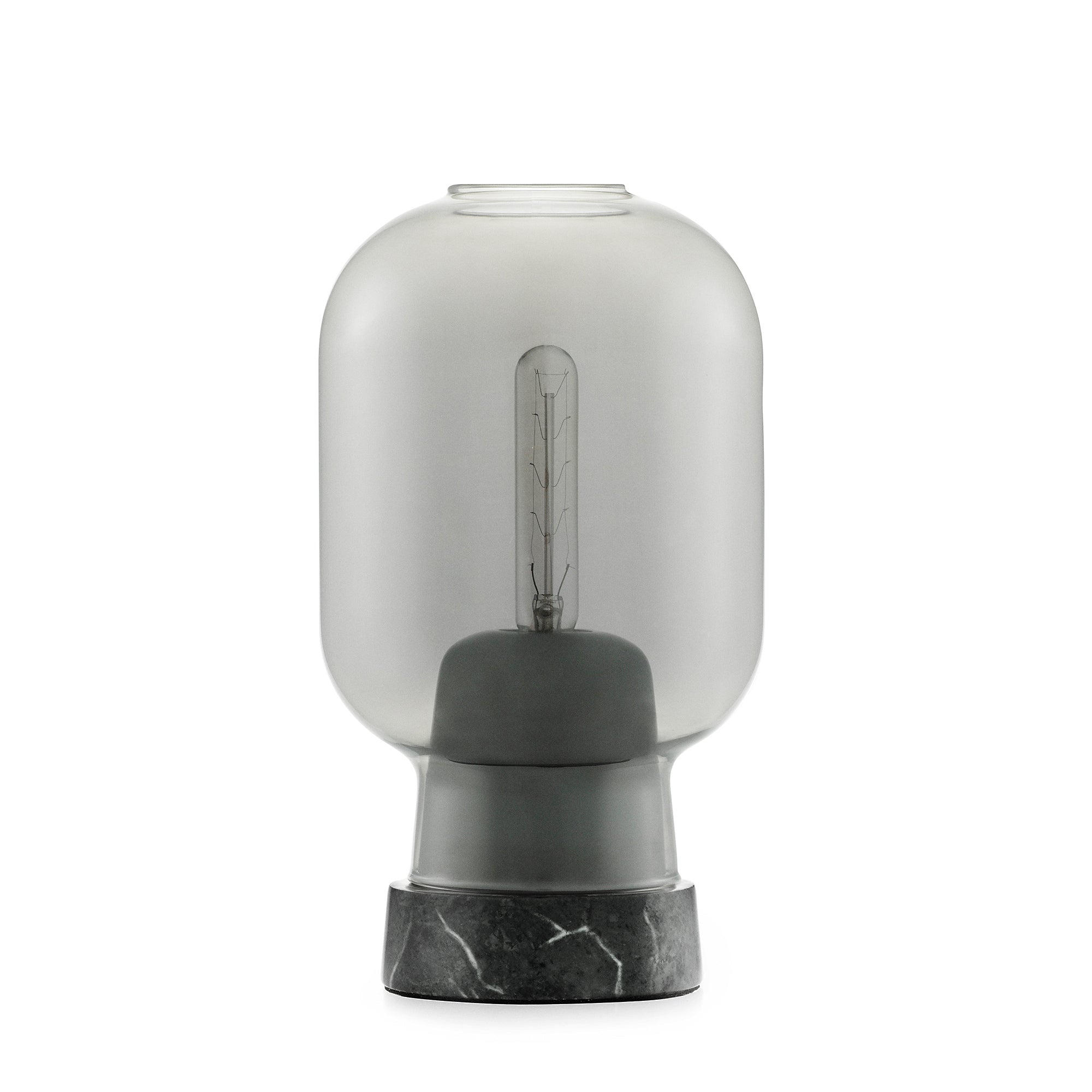 Normann Copenhagen - Amp Tischleuchte | schwarz/rauch