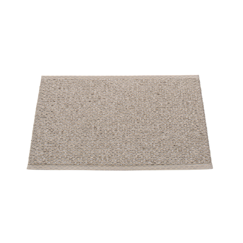 Pappelina - Svea Teppich (70 cm) | 70 x 50 cm / mud metallic/mud