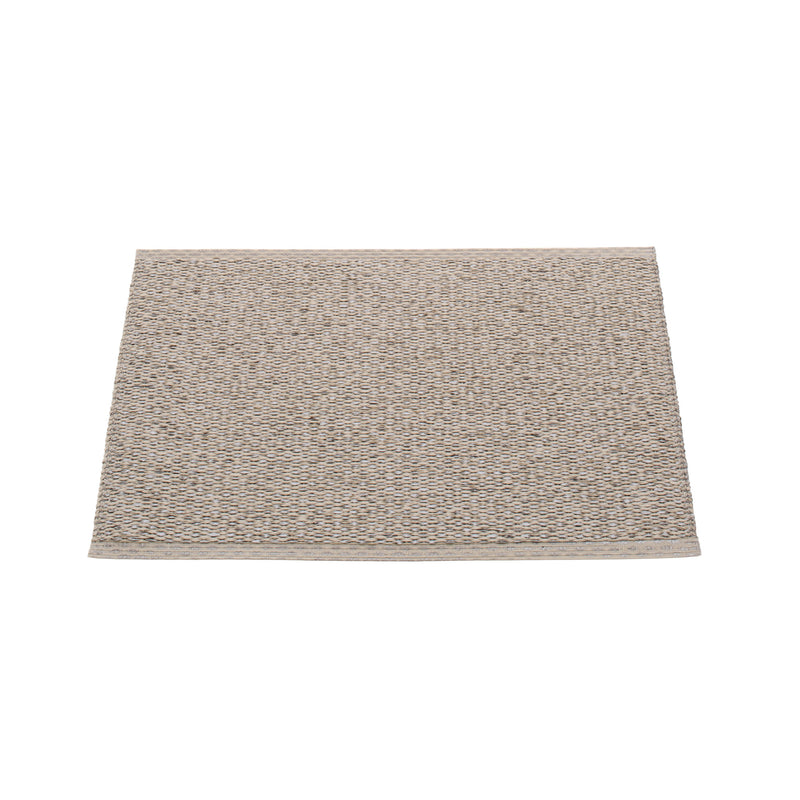 Pappelina - Svea Teppich (70 cm) | 70 x 50 cm / mud metallic/mud