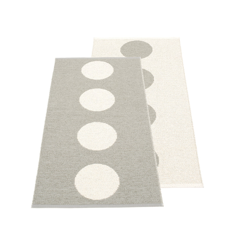 Pappelina - Vera Wendeteppich (70 cm) | 70 x 150 cm / warmgrey/vanilla
