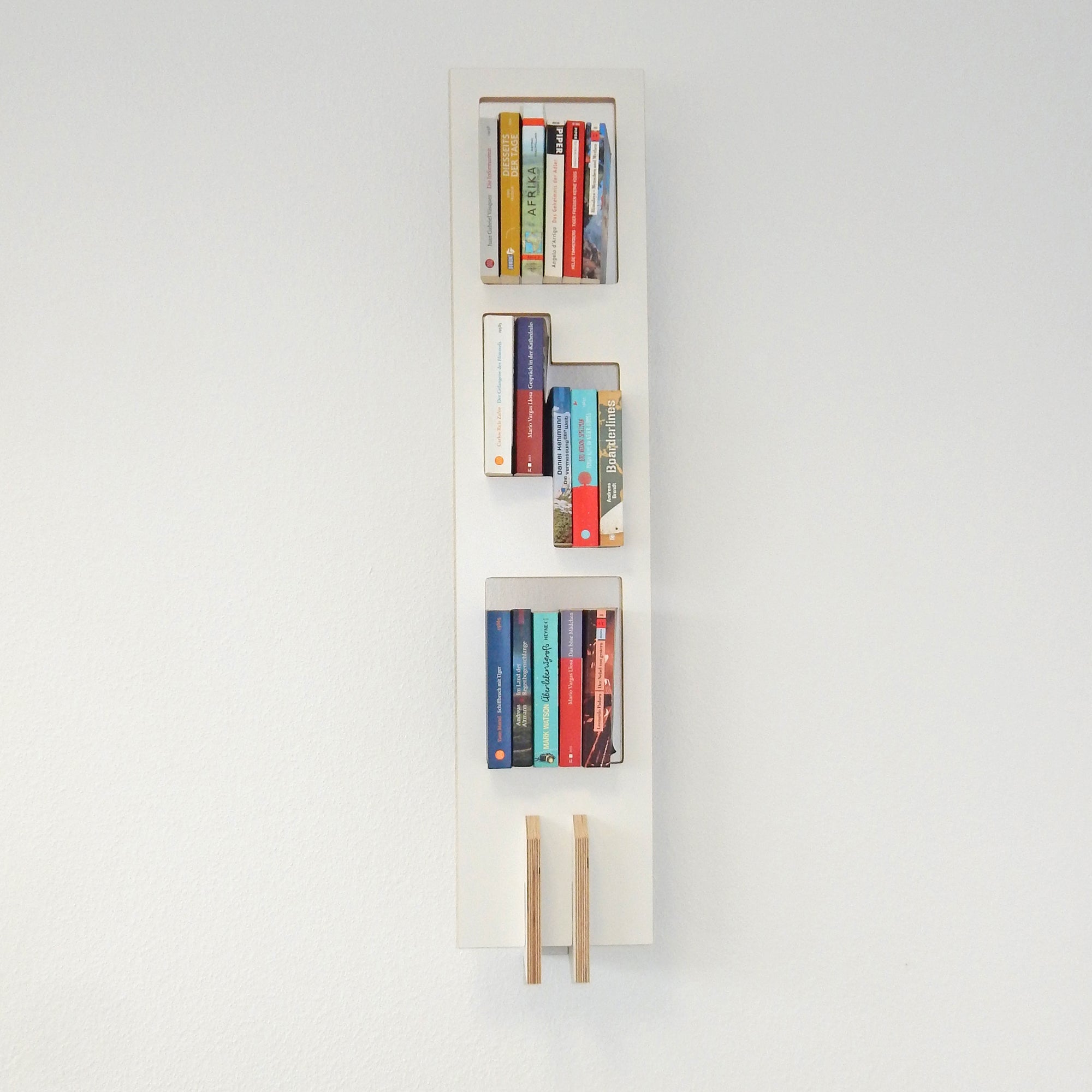 Tojo - lesestoff Bücherregal | 