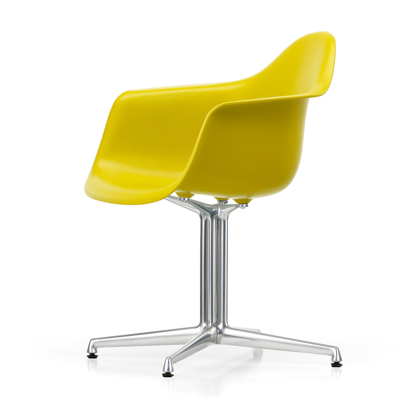 Vitra - Eames Plastic Armchair DAL RE | senf RE