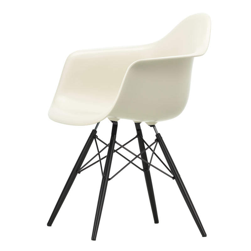 Vitra - Eames Plastic Armchair DAW RE | kieselstein RE / Ahorn schwarz