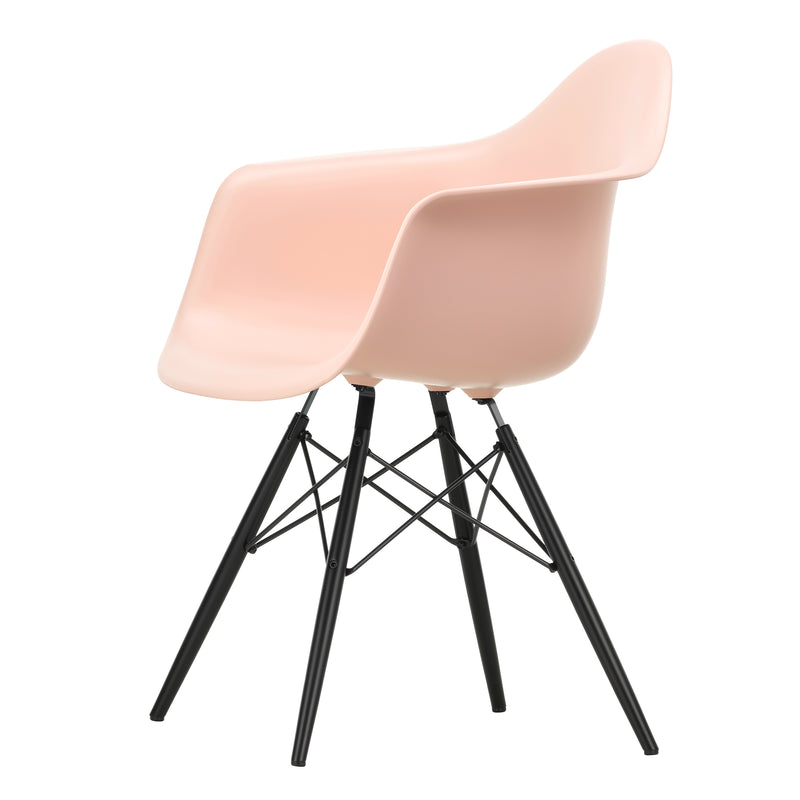 Vitra - Eames Plastic Armchair DAW RE | zartrosé RE / Ahorn schwarz