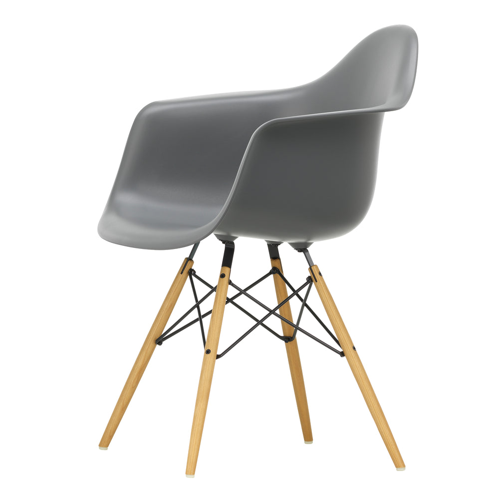 Vitra - Eames Plastic Armchair DAW RE | granitgrau RE / Esche honigfarben