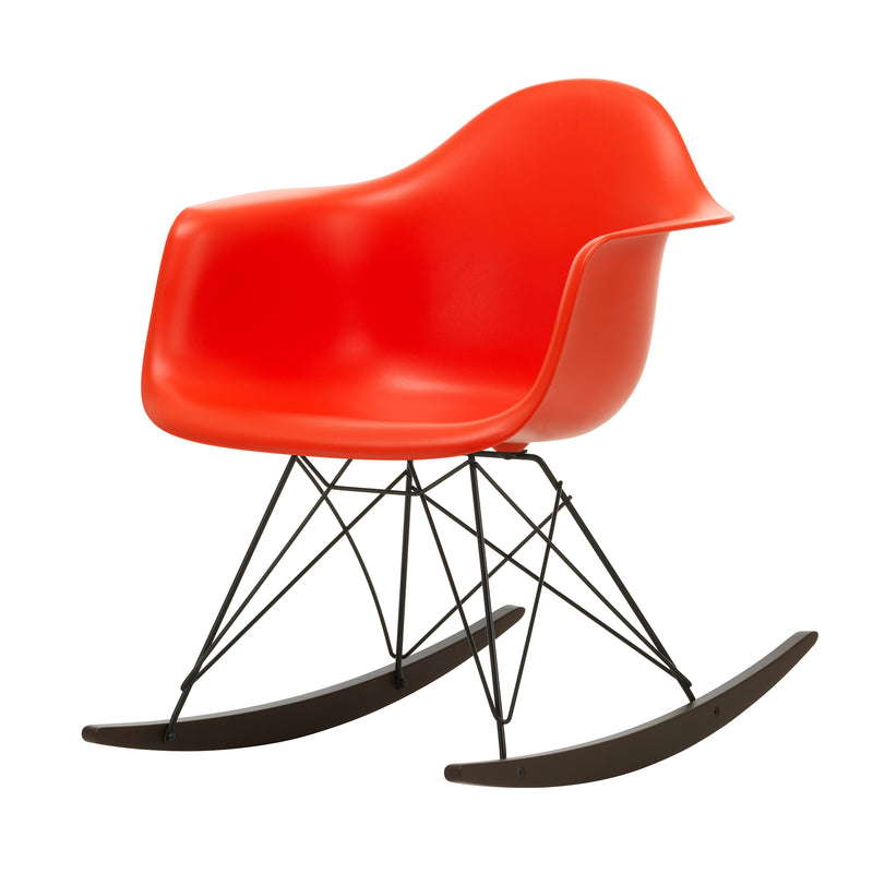 Vitra - Eames Plastic Armchair RAR | Kufen Ahorn dunkel / poppy red RE / basic dark  