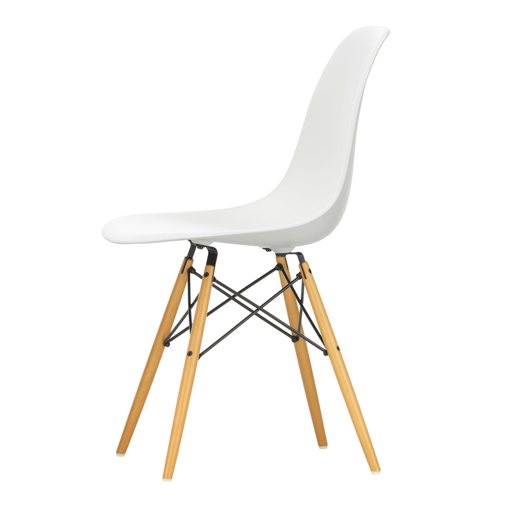 Vitra - Eames Plastic Side Chair DSW RE | weiß / Ahorn gelblich