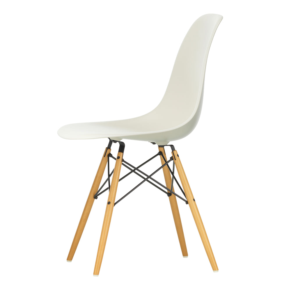 Vitra - Eames Plastic Side Chair DSW RE | kieselstein RE / Ahorn gelblich