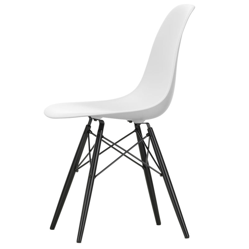 Vitra - Eames Plastic Side Chair DSW RE | cotton weiß RE / Ahorn schwarz
