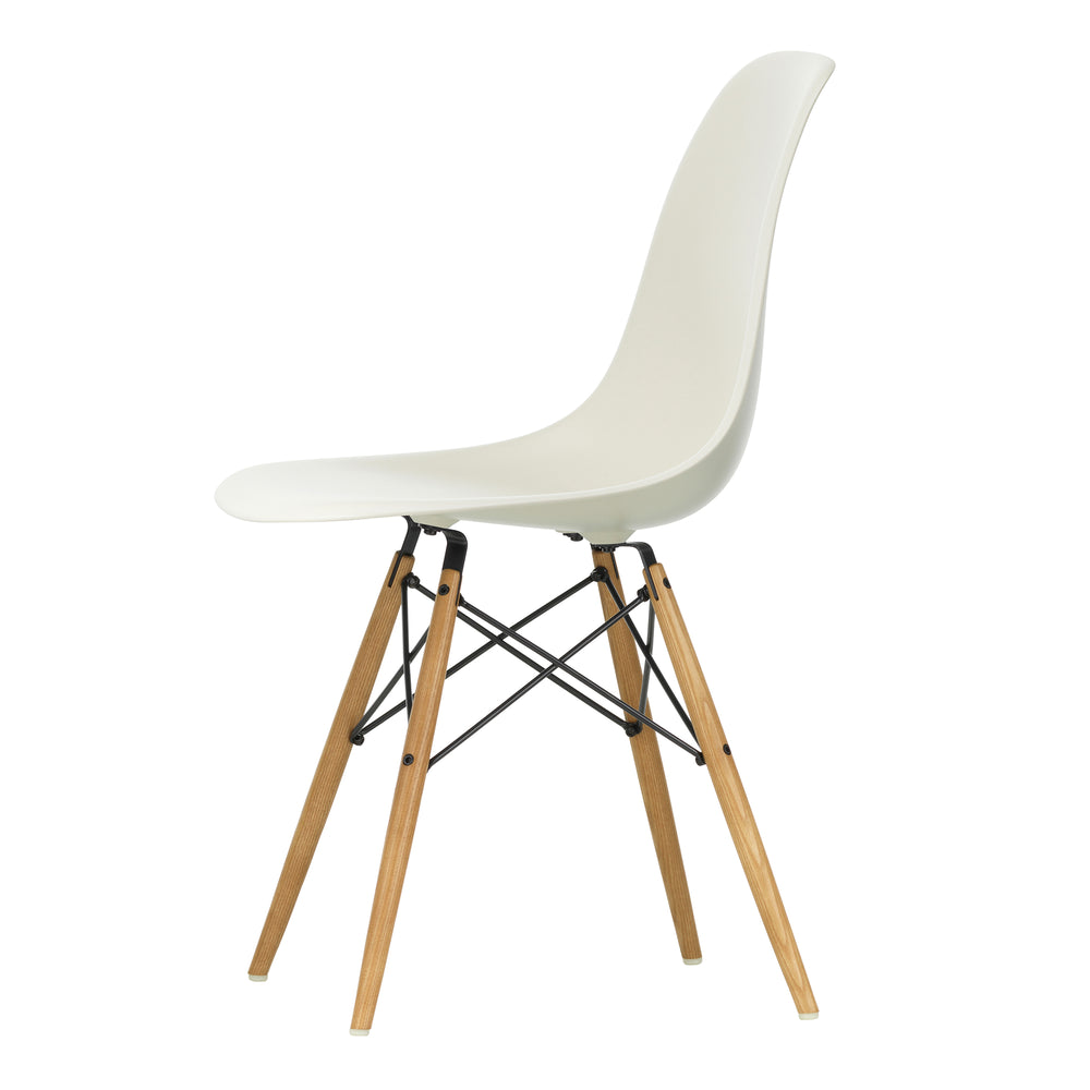 Vitra - Eames Plastic Side Chair DSW RE | kieselstein RE / Esche honigfarben