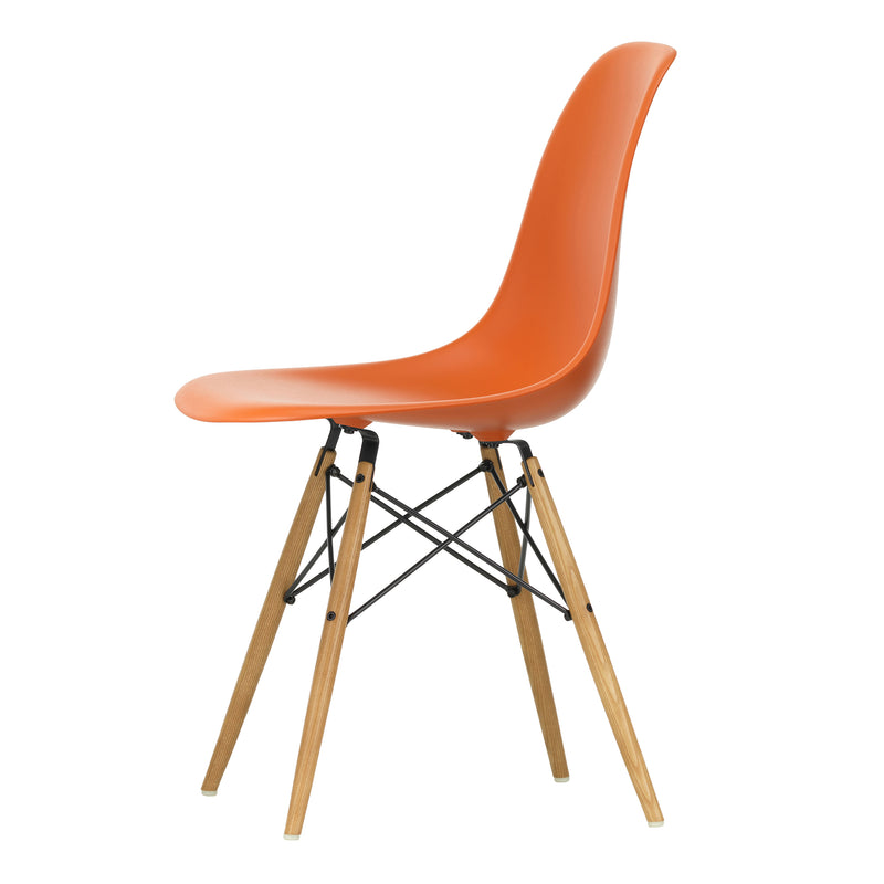 Vitra - Eames Plastic Side Chair DSW RE | rostorange RE / Esche honigfarben
