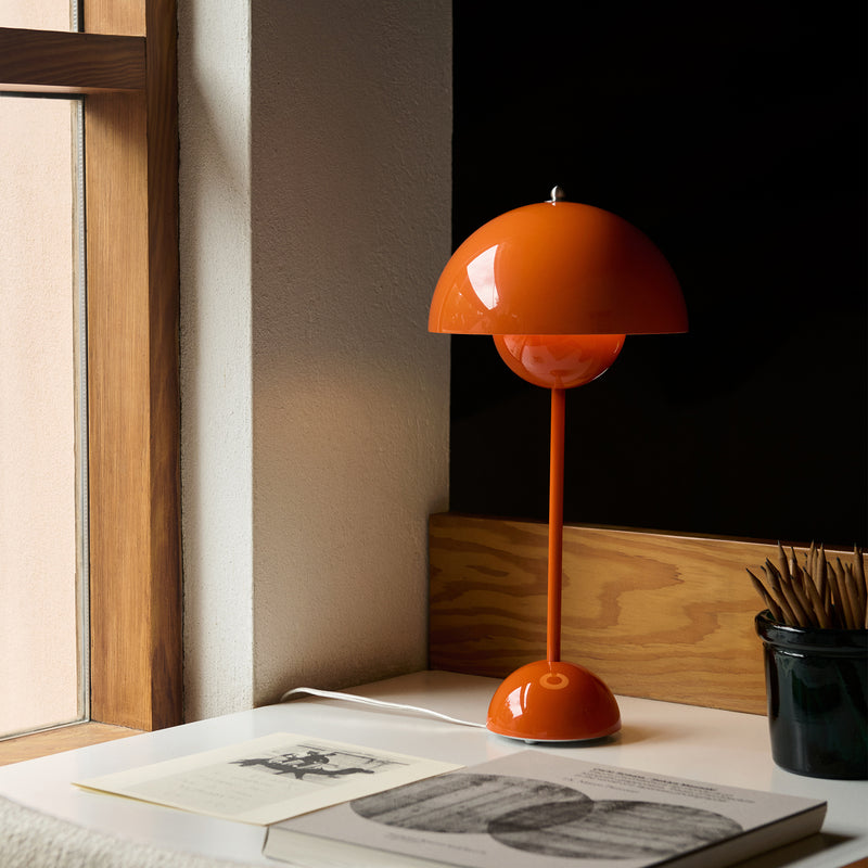 &amp;Tradition - FlowerPot Tischleuchte VP3 | zesty orange