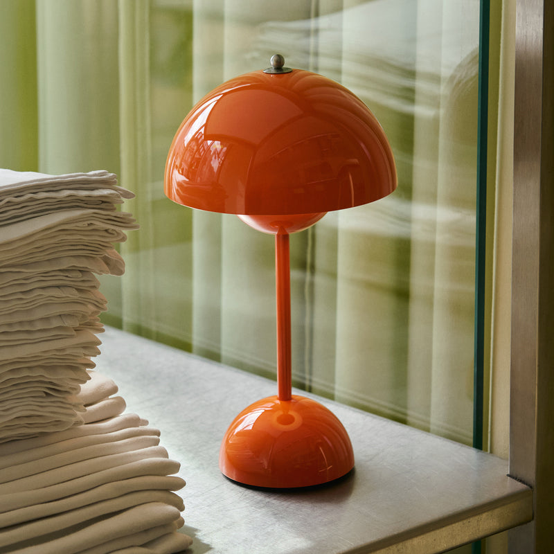&amp;Tradition - Flowerpot Akku Tischleuchte VP9 | zesty orange