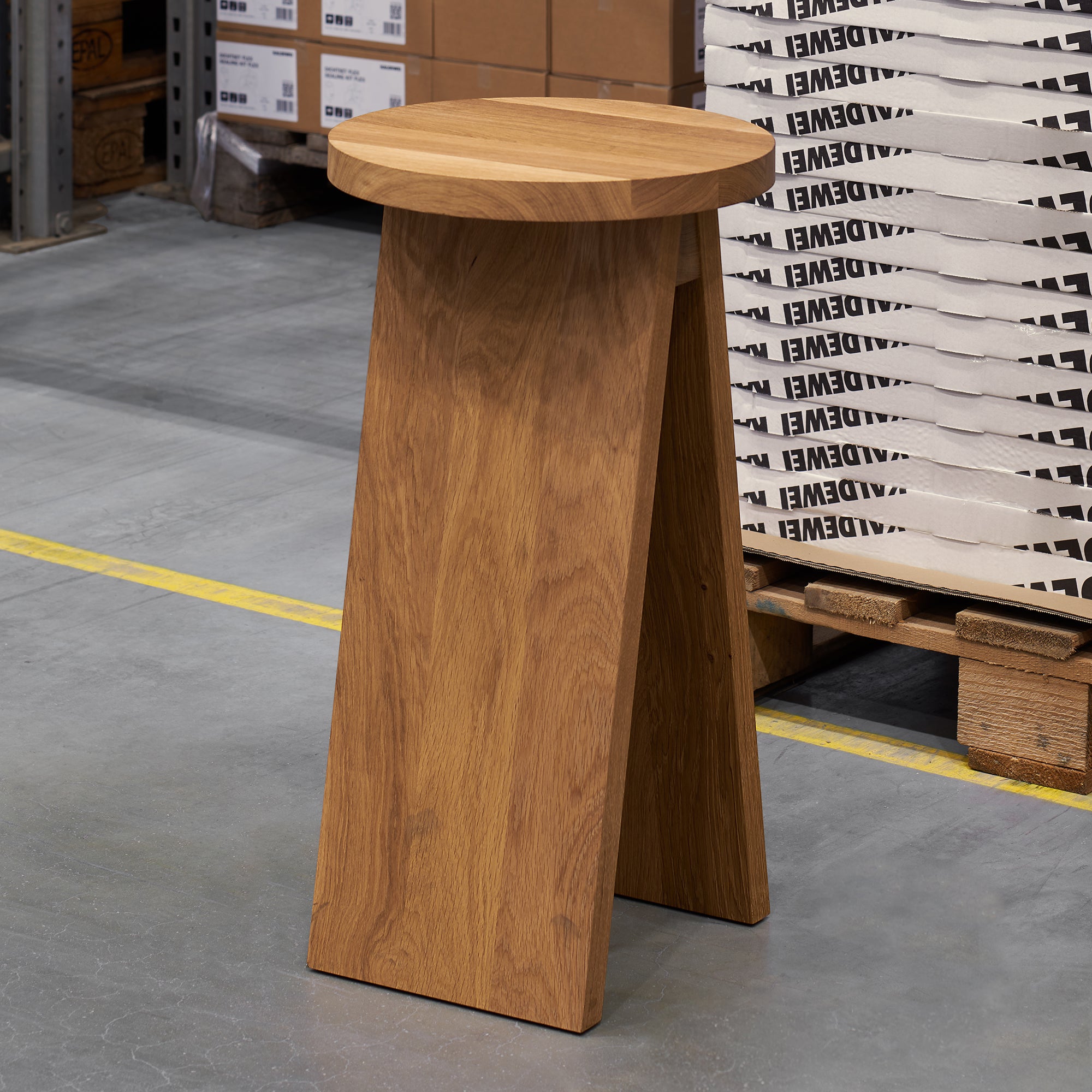 e15 - EK02 Stool Hocker | 