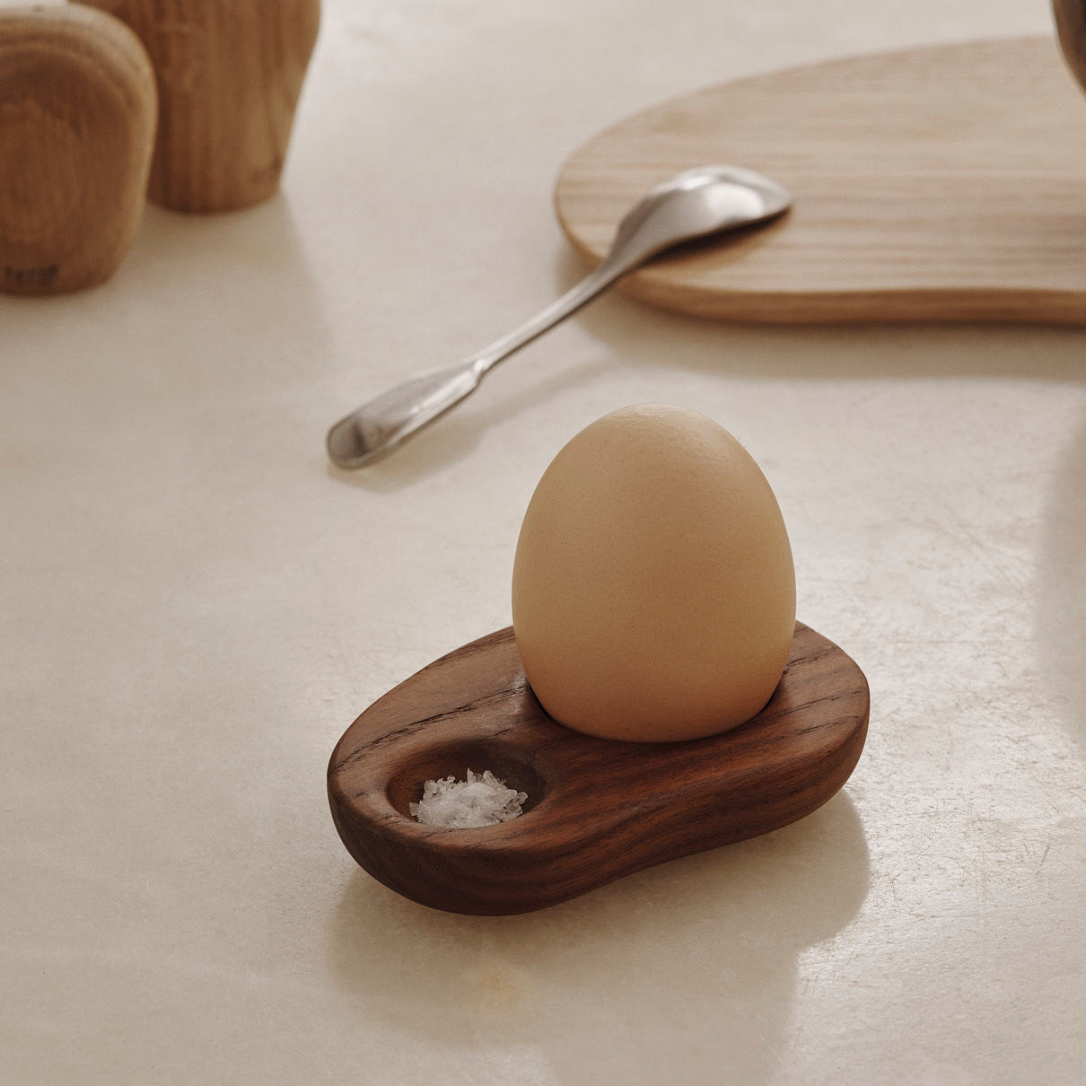 Ferm Living - Cairn Eierbecher | Esche karbonisiert