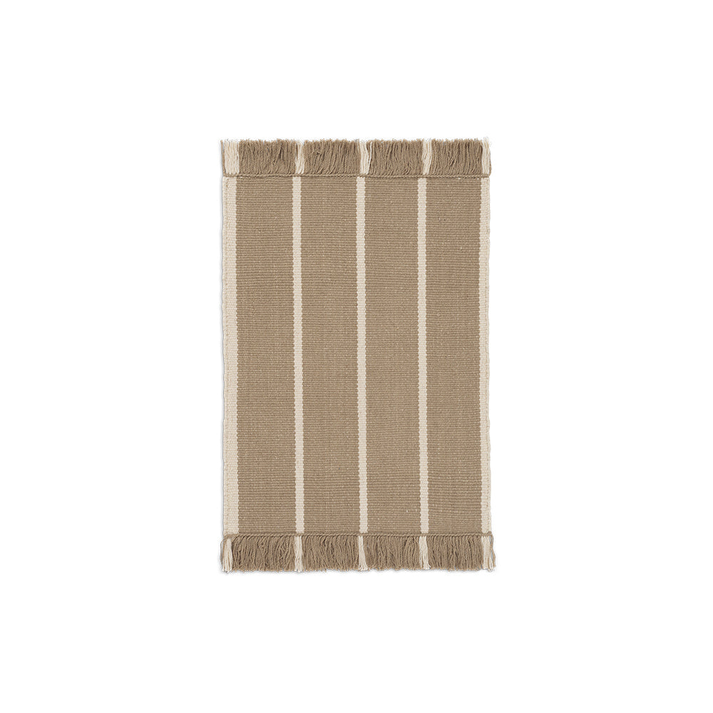 Ferm Living - Calm Kelim Fußmatte | dark sand/off-white