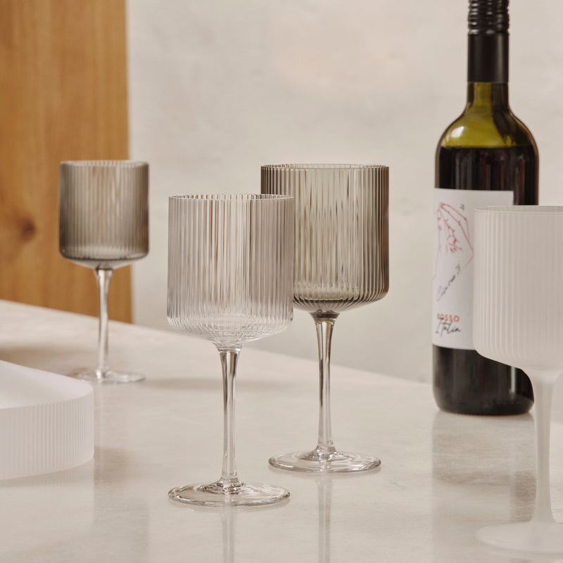 Ferm Living - Ripple Rotweinglas (2er-Set)